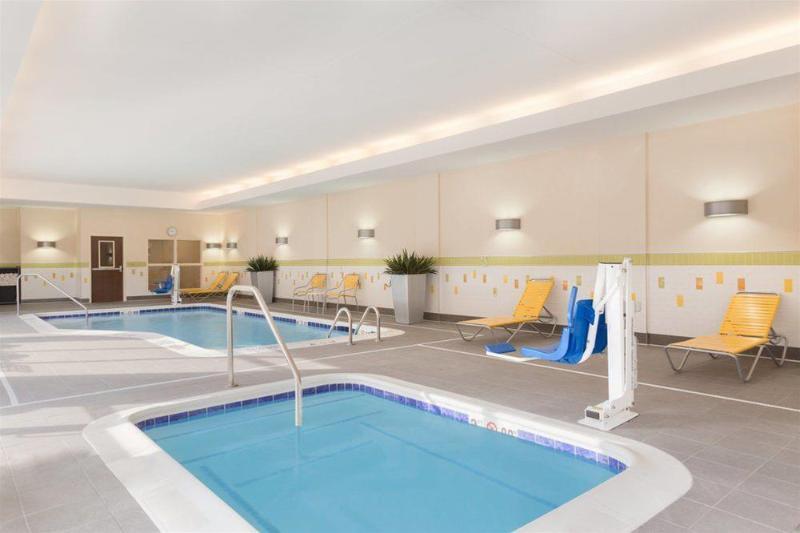 Towneplace Suites By Marriott Pittsburgh Airport/Robinson Township Zewnętrze zdjęcie
